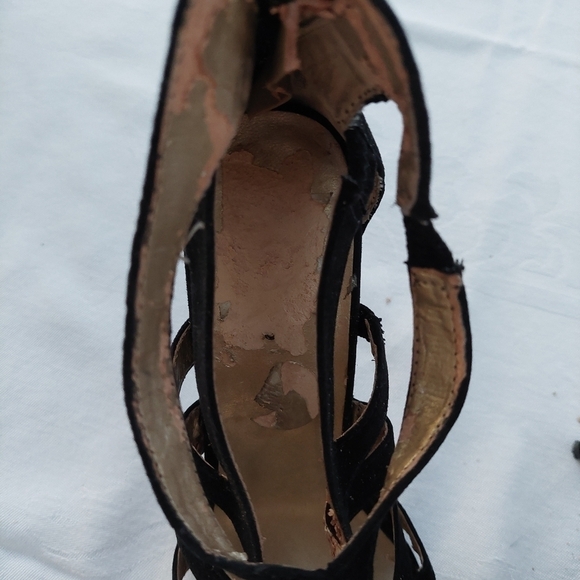 GUESS Black Suede Strappy 4" Heels with Back Zip size 8 - Picture 10 of 10